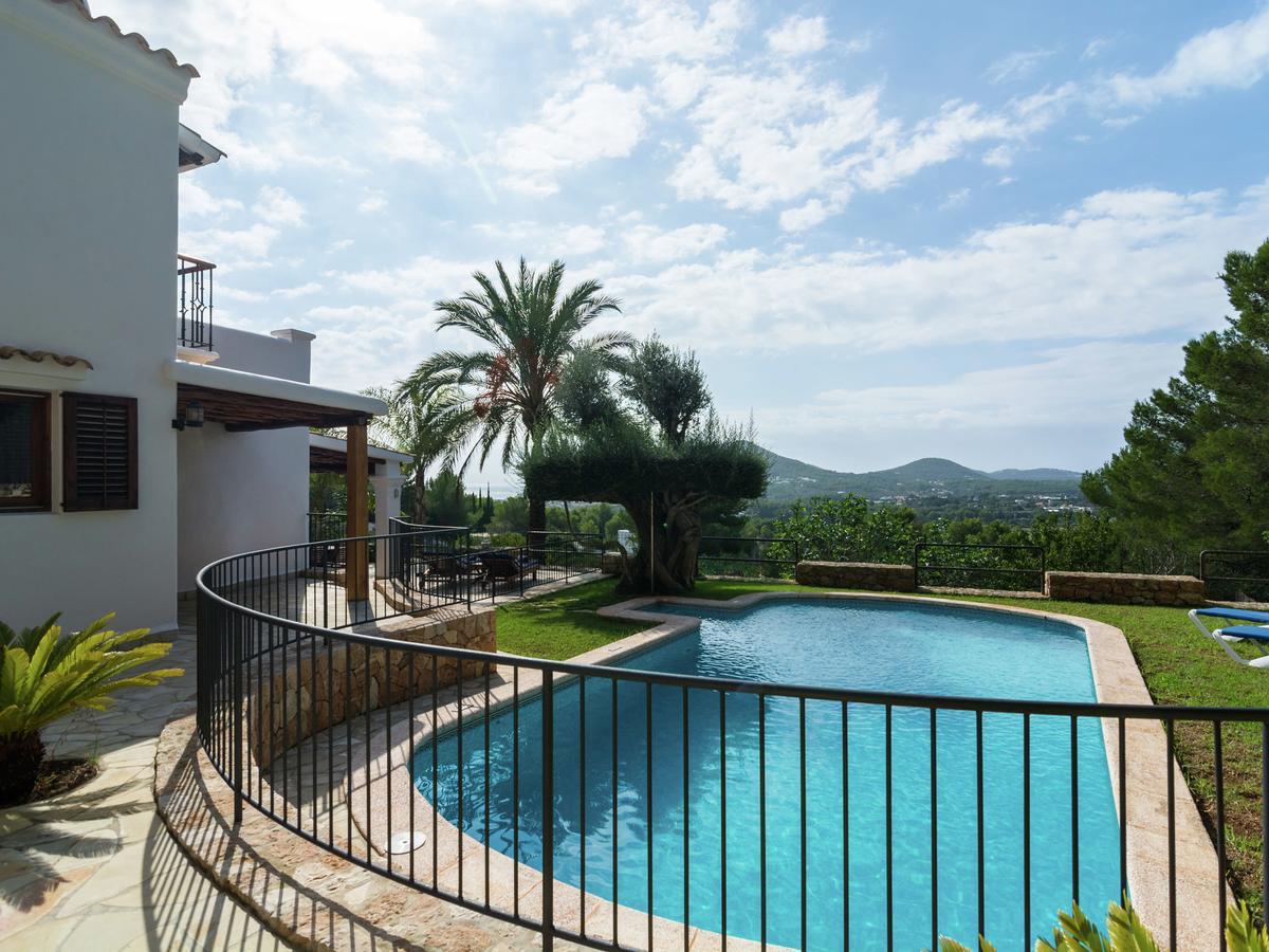 Cozy Holiday Home In Santa Eularia Des Riu With Private Pool Exterior photo